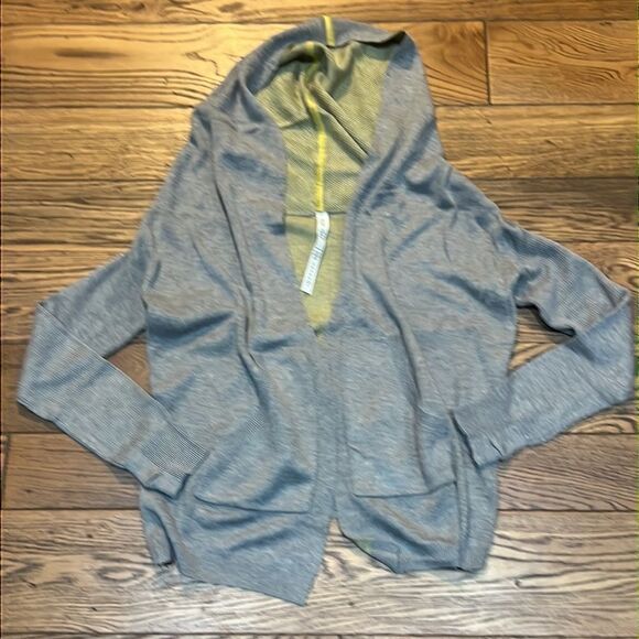 Lululemon Cabin Yogi Wrap Reversible Cardigan Sz 6 C32 - Picture 4 of 8